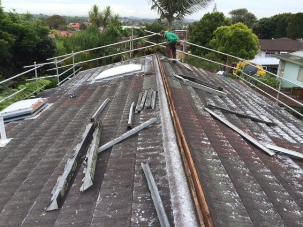 Asbestos in light weight tile roof
